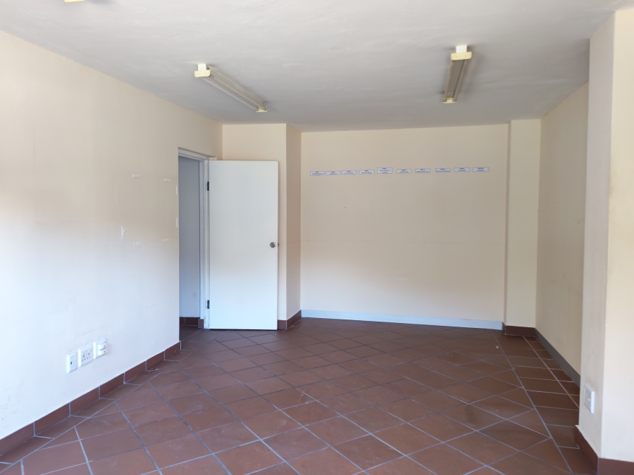 To Let Commercial Property for Rent in Asla Park Western Cape